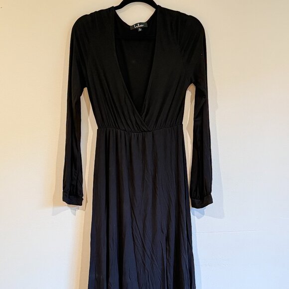 Mid length black dress with slit - Picture 1 of 3
